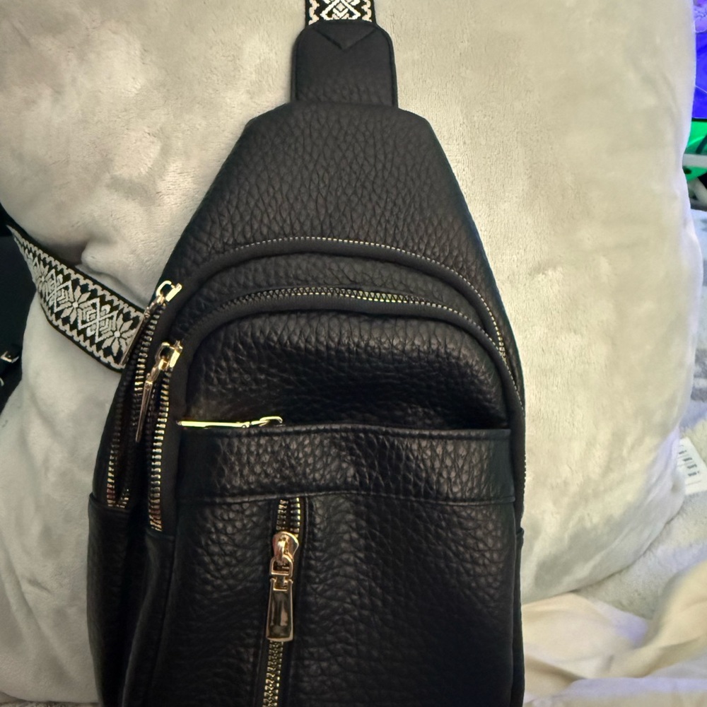 Zenana Women’s Black Leather Sling Bag